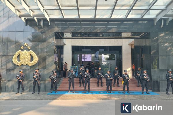 Jelang Jumpa Pers, Polda Metro Dijaga Personel Brimob Bersenjata Lengkap