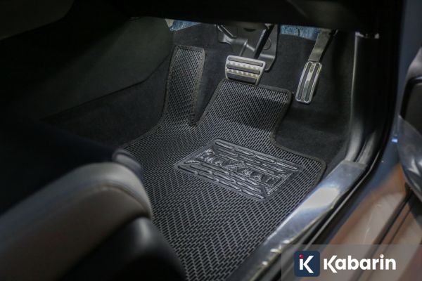 Tips Memilih Karpet Mobil yang Aman, Awet, dan Gampang Dirawat