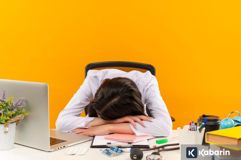 Cara praktis mengatasi rasa ngantuk setelah makan siang