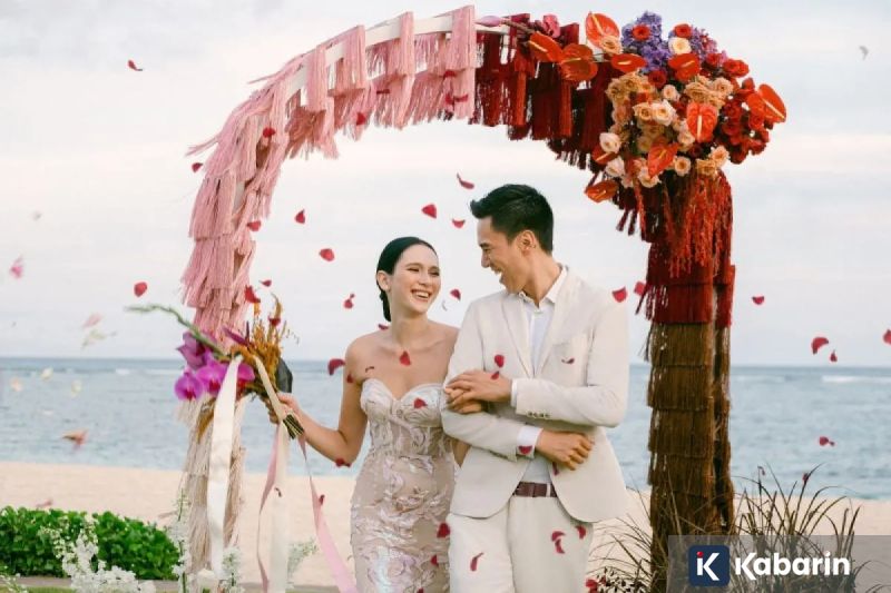 Desta bikin heboh usai muncul perdana sebagai Dono di poster film Warkop DKI Reborn