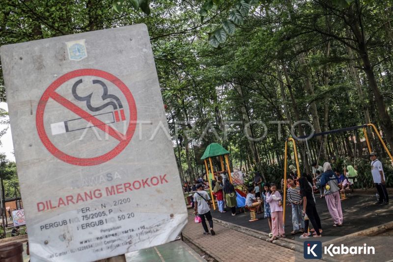 Jonathan Bailey dinobatkan jadi Pria Terseksi Dunia 2025