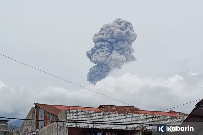 Gunung Marapi meletus siang ini, abu vulkanik meninggi 1,5 kilometer