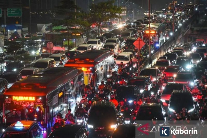 Harga emas Antam Senin ini melemah tipis jadi Rp2,34 juta per gram