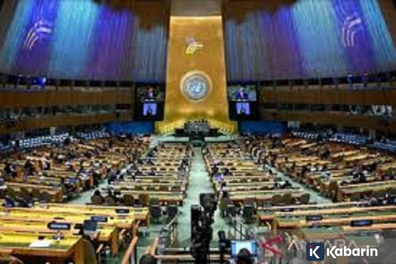 Tampil dengan 10 pemain, Everton permalukan Manchester United di kandangnya