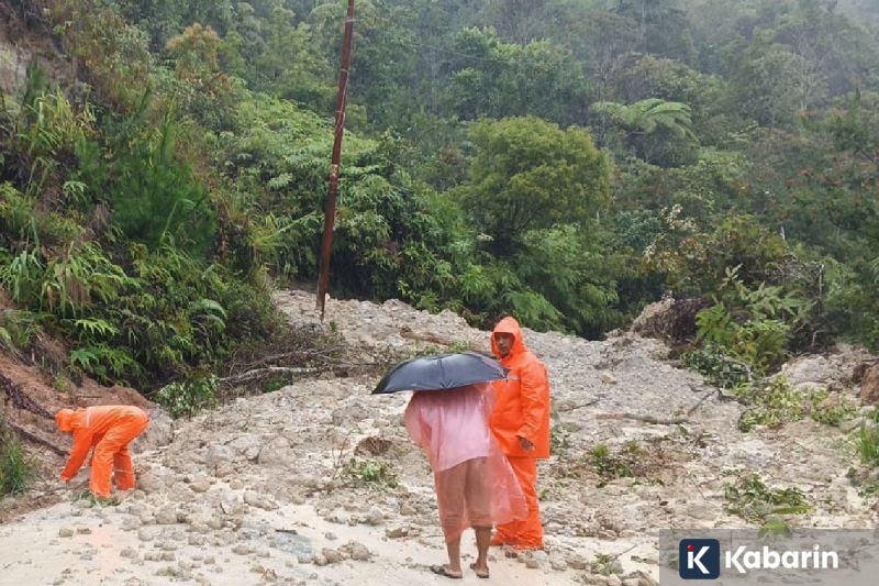 Desta bikin heboh usai muncul perdana sebagai Dono di poster film Warkop DKI Reborn