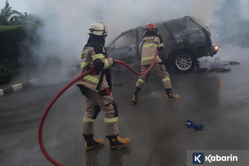 Akses ke sejumlah desa di Aceh Barat masih terputus meski banjir mulai surut