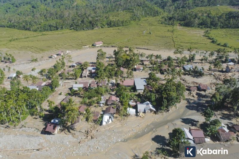 BMKG ingatkan potensi hujan lebat hingga petir di mayoritas wilayah RI hari ini