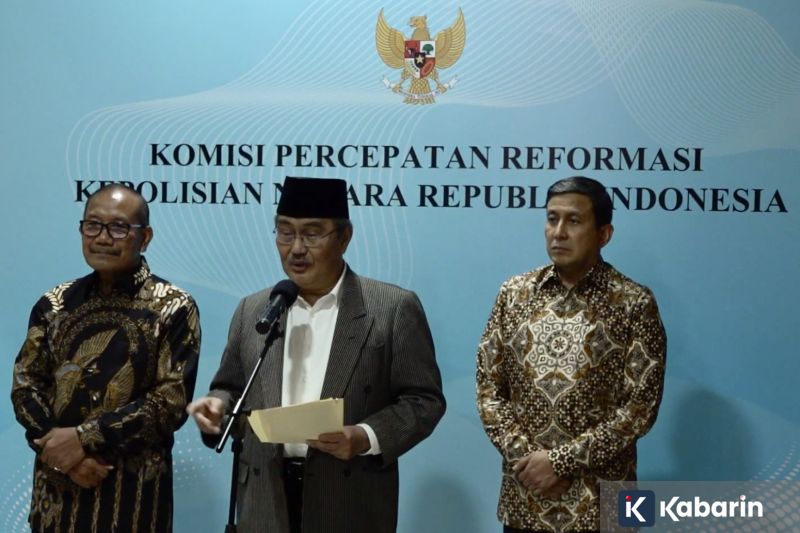 BMKG ingatkan potensi hujan lebat hingga petir di mayoritas wilayah RI hari ini