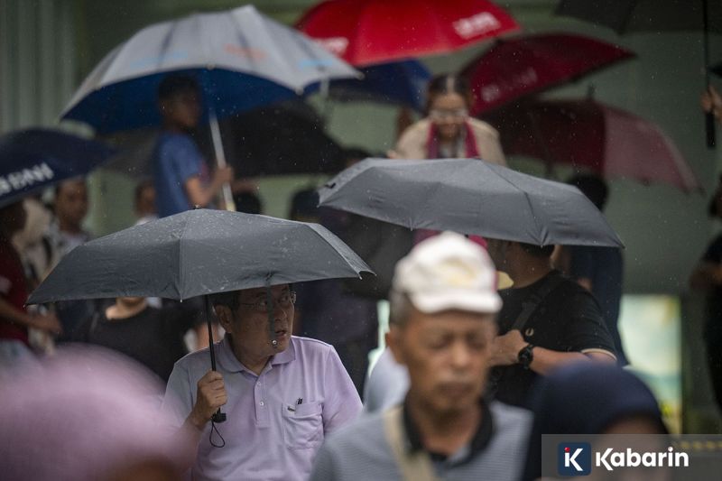Dekorasi Natal Jadi Spot Foto Favorit Pengunjung Mal saat Libur Akhir Tahun