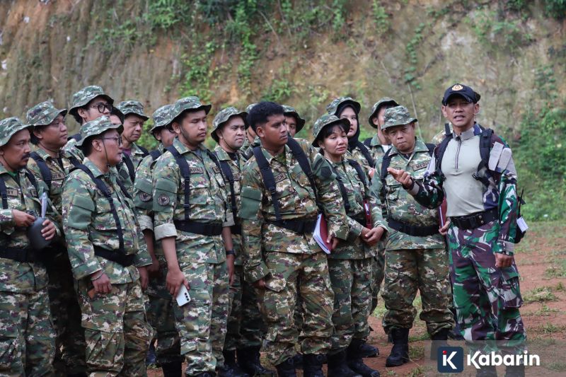 42 jurnalis jajal latihan menembak di Kostrad Sanggabuana