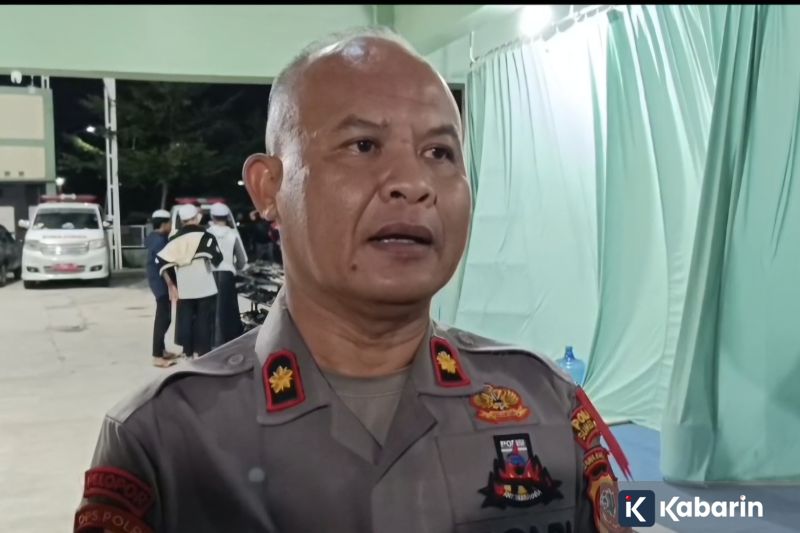 OTT KPK di Bekasi: Bupati Ade Kuswara dan ayahnya resmi tersangka suap proyek