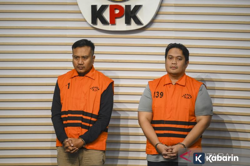 OTT KPK di Bekasi: Bupati Ade Kuswara dan ayahnya resmi tersangka suap proyek