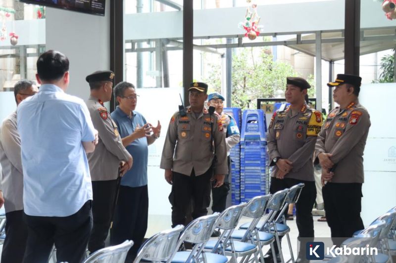 Band Kotak dedikasikan konsernya di Banyuwangi untuk donasi ke Sumatera