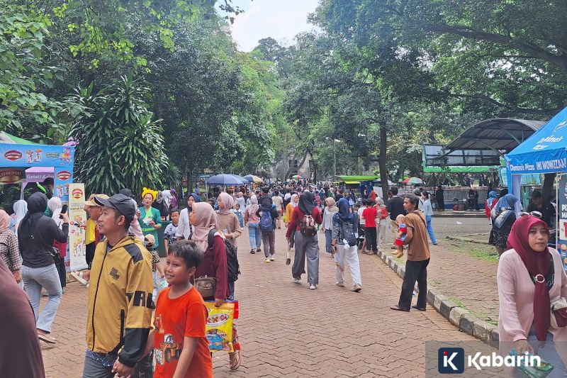 Rupiah Melemah ke Angka Rp16.772 per Dolar AS pada Senin Pagi