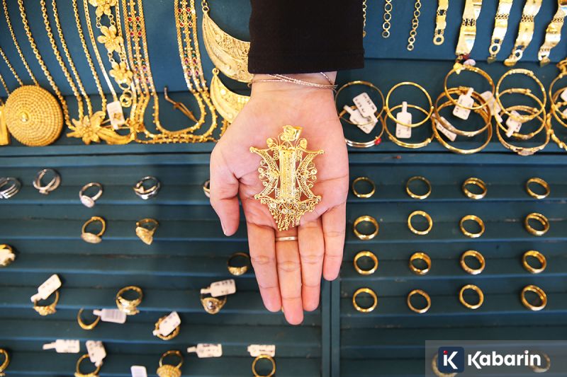 Menjelang Tahun Baru Harga Emas Antam Turun Tajam ke Rp2,5 Juta per Gram