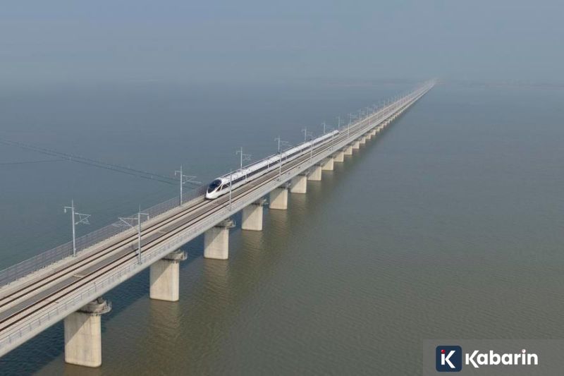 1.060 Personel Gabungan Amankan Aksi Buruh di Kawasan Monas