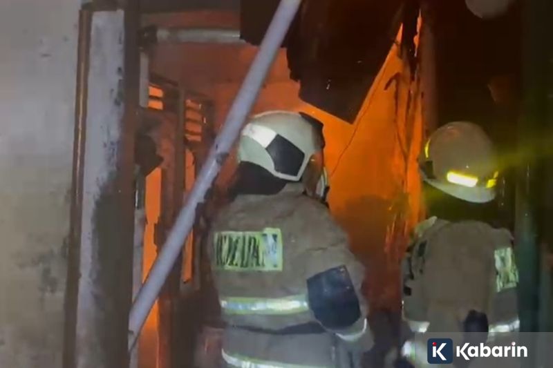 Chivu Tegaskan Duel Inter dan Napoli Bukan Soal Pelatih