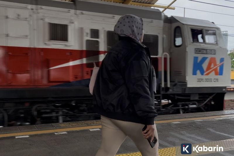 Sinopsis dan Link Download Buku "Broken Strings" karya Aurelie Moeremans