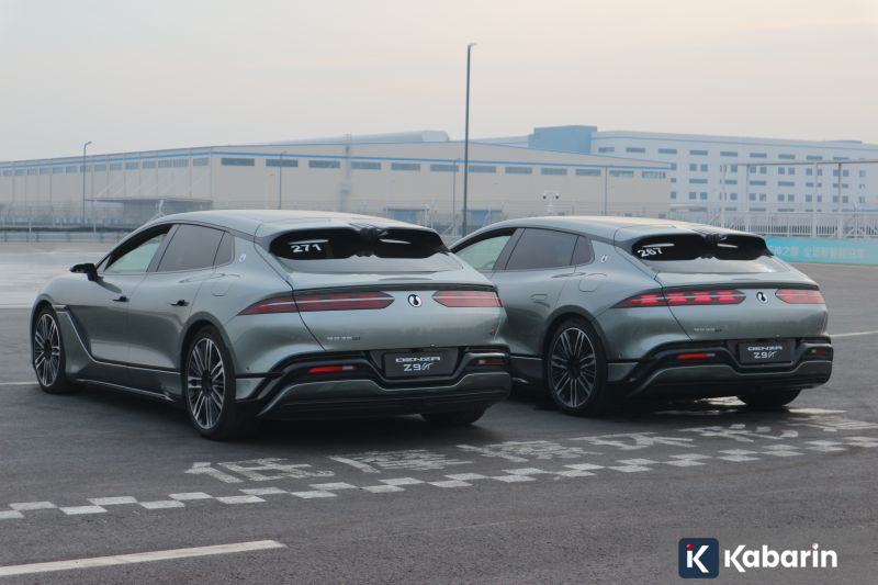 Saat Gurun Abu Dhabi Berubah Jadi Lautan Surya Raksasa