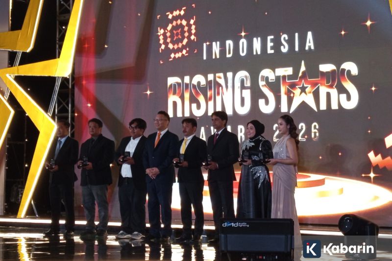 Saat Gurun Abu Dhabi Berubah Jadi Lautan Surya Raksasa