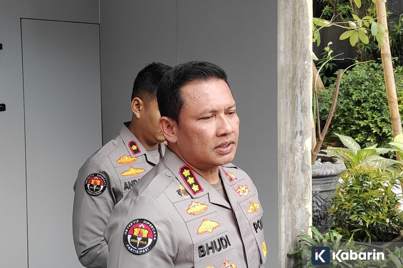 Wali Kota Maidi dan Pejabat Pemkot Madiun Dibawa KPK ke Jakarta