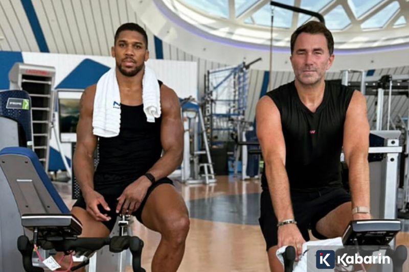 Wali Kota Maidi dan Pejabat Pemkot Madiun Dibawa KPK ke Jakarta