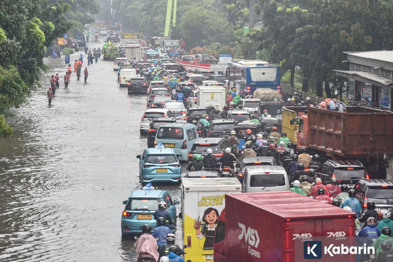 Hingga Kamis petang, Banjir di Jakarta Rendam 80 RT dan 23 Ruas Jalan