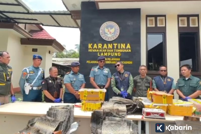 Ratusan Warga Kebon Pala Ngungsi Akibat Banjir Setinggi Dua Meter