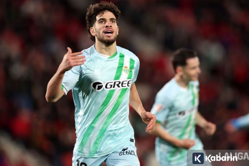 Brace Donyell Malen Bawa AS Roma Tahan Imbang Napoli 2-2