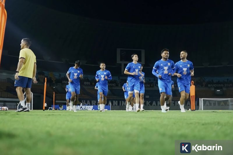 Persib Tanpa Matricardi dan Putros Saat Tantang Semen Padang di Pekan 26