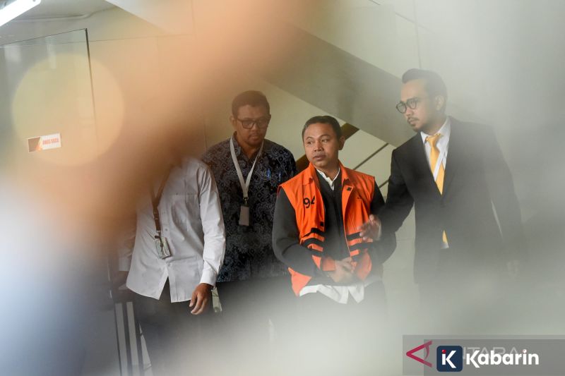 KPK Pulangkan 11 Pejabat Tulungagung Usai Pemeriksaan Saksi Selesai