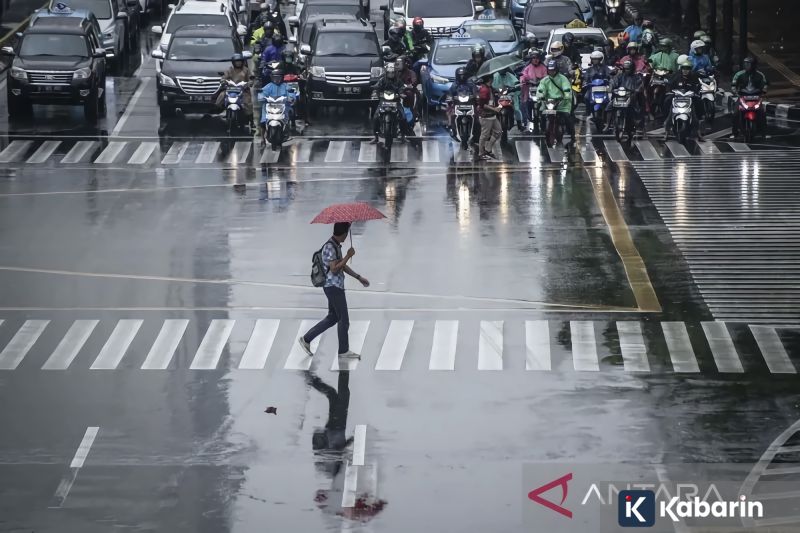 Hari Ini Sebagian Kota Besar Diprediksi Hujan Ringan