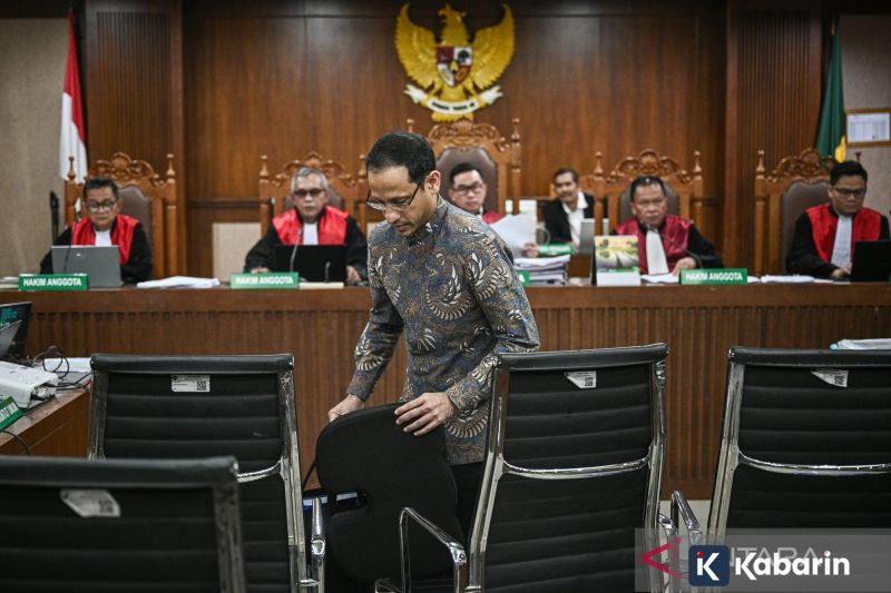 Kronologi Tergulingnya Mobil Barang di Depan Gedung DPR