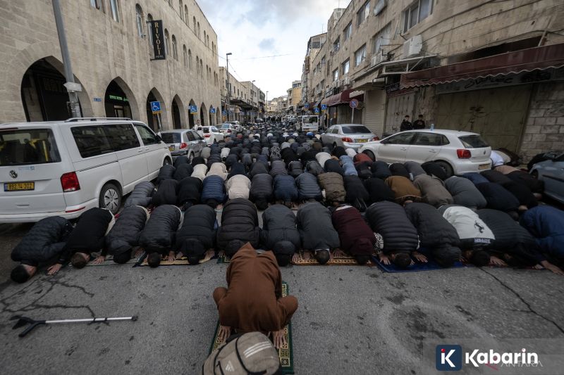 Rupiah Tembus Rp17.002 per Dolar AS pada Kamis Sore