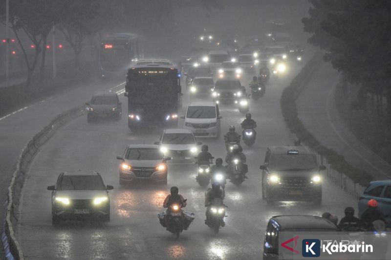 Harga Emas Antam Naik Rp27 Ribu, Tembus Rp2,837 Juta per Gram