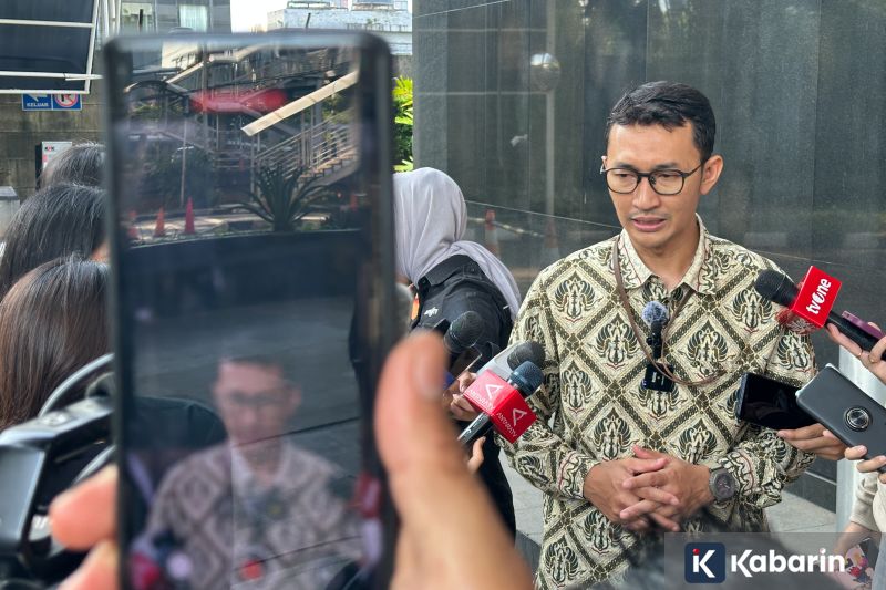 Harga Emas Antam Naik Rp27 Ribu, Tembus Rp2,837 Juta per Gram