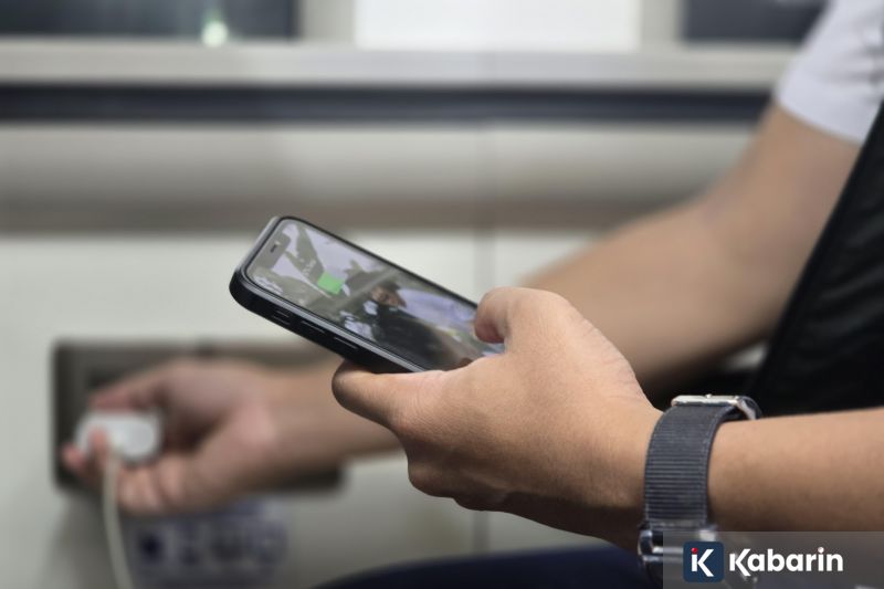 KAI Tegaskan Stop Kontak di Kereta Hanya untuk Perangkat Berdaya Rendah