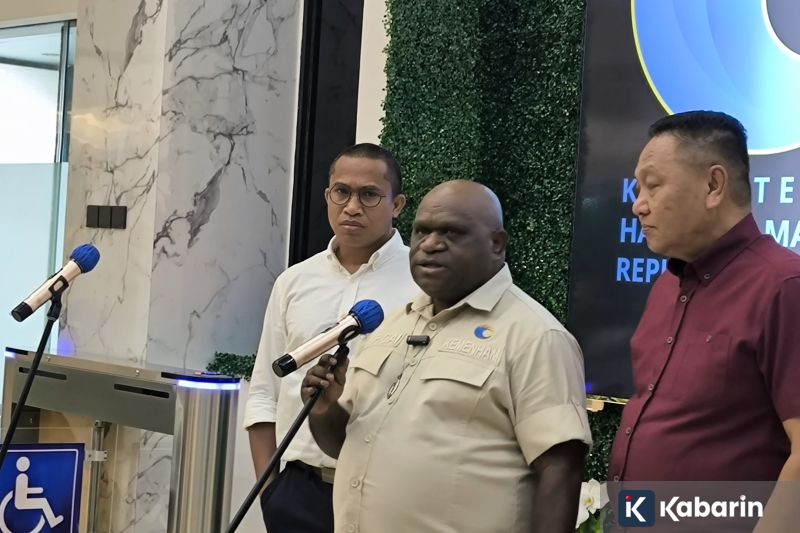 IHSG Ditutup Menguat 15,15 Poin ke 6.971,95 pada Senin Sore