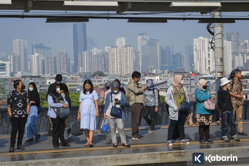 Harga Emas di Pegadaian Kompak Turun, Antam Tembus Rp2,9 Juta per Gram