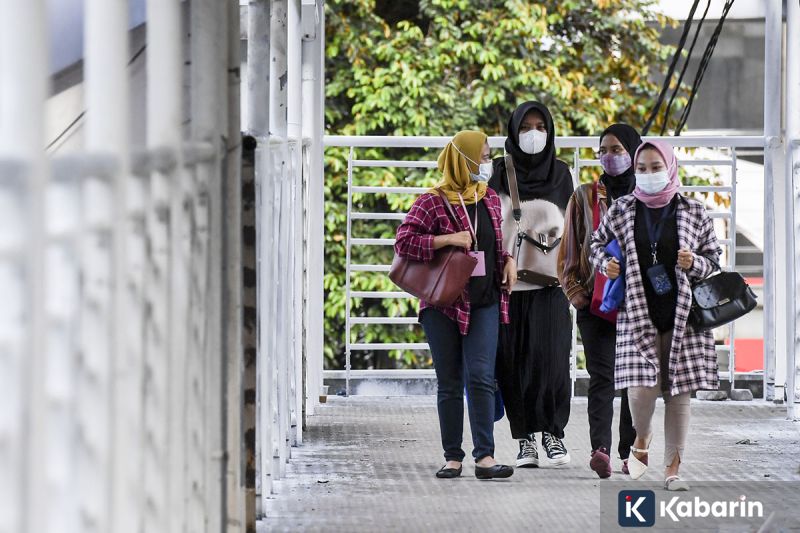 Sebagian Indonesia Diprediksi Diguyur Hujan Lebat pada Selasa Ini