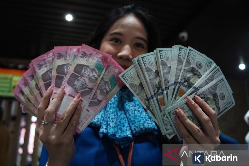 Rupiah Berada di Angka Rp18.134 per Dolar AS pada Selasa Pagi