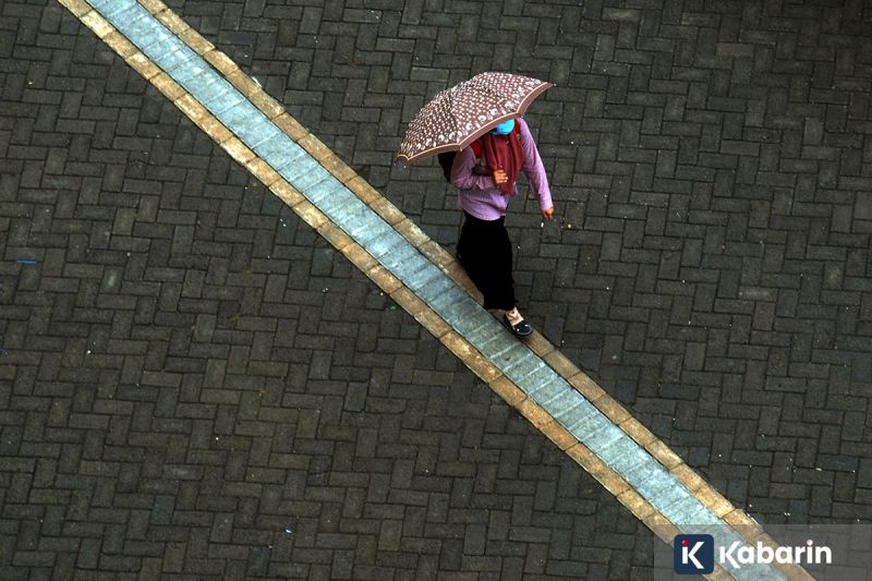 Hujan Ringan Berpotensi Guyur Sebagian Besar Indonesia Jumat Ini