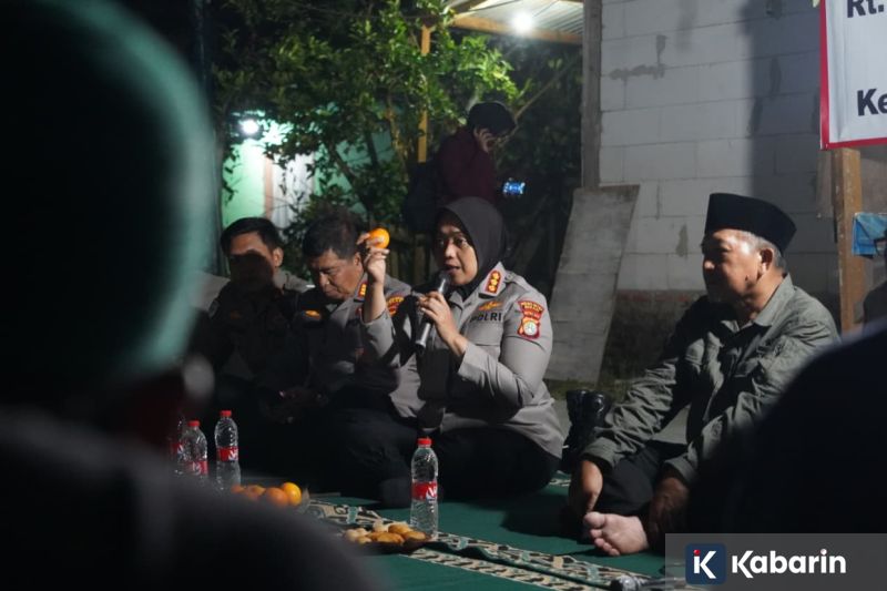 Prabowo Perintahkan Mendikdasmen Bentuk Tim Evaluasi Buku Ajar Sekolah