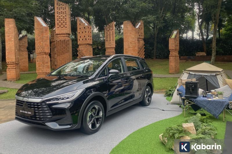 BYD M6 DM Resmi Dijual, Harga Mulai dari Rp298 Juta